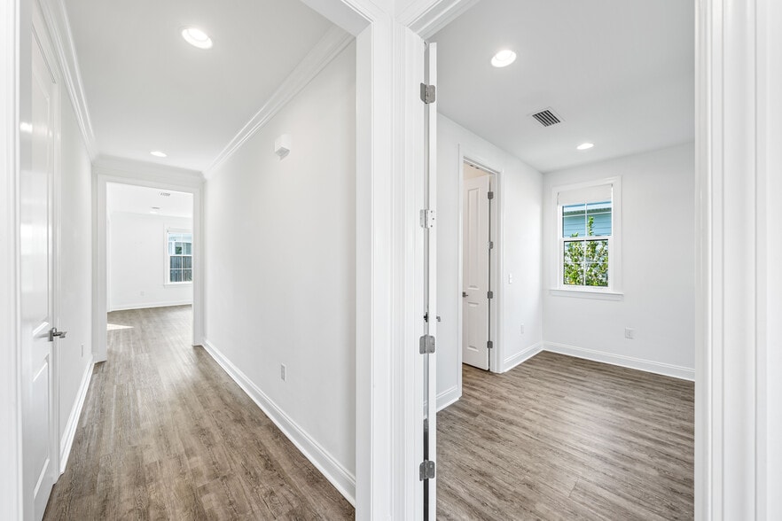 Building Photo - 106 Conifer Ct