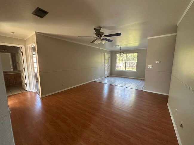 Building Photo - Welcome to this charming 3-bedroom, 2-bath...