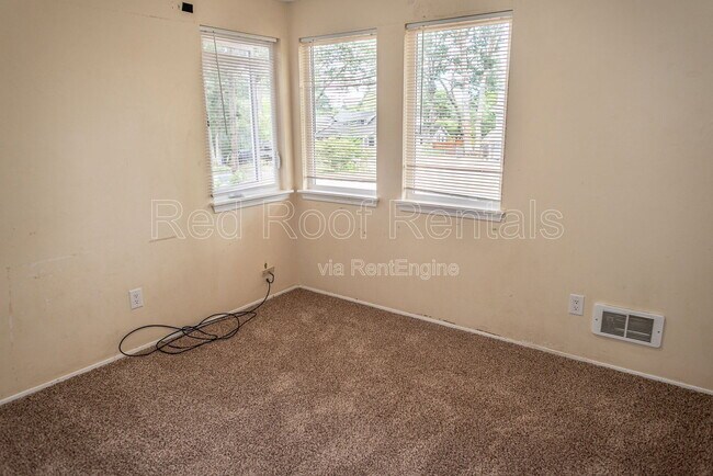 Building Photo - 9620 Maple Ave SW