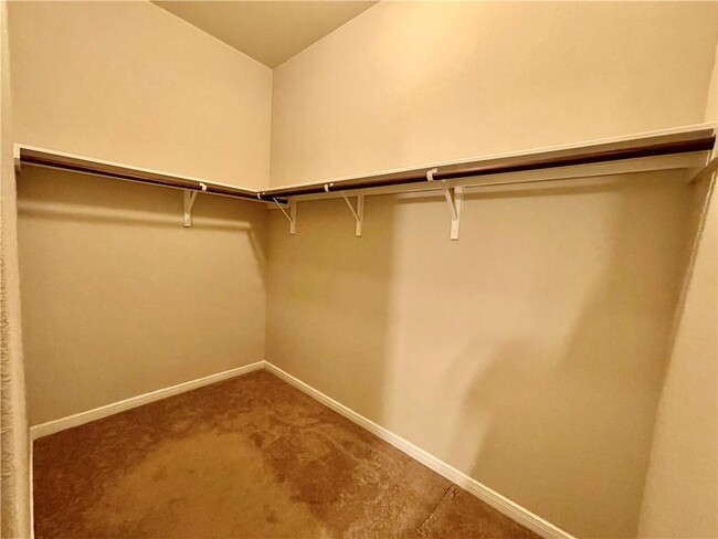 Building Photo - 412 Westminster Dr