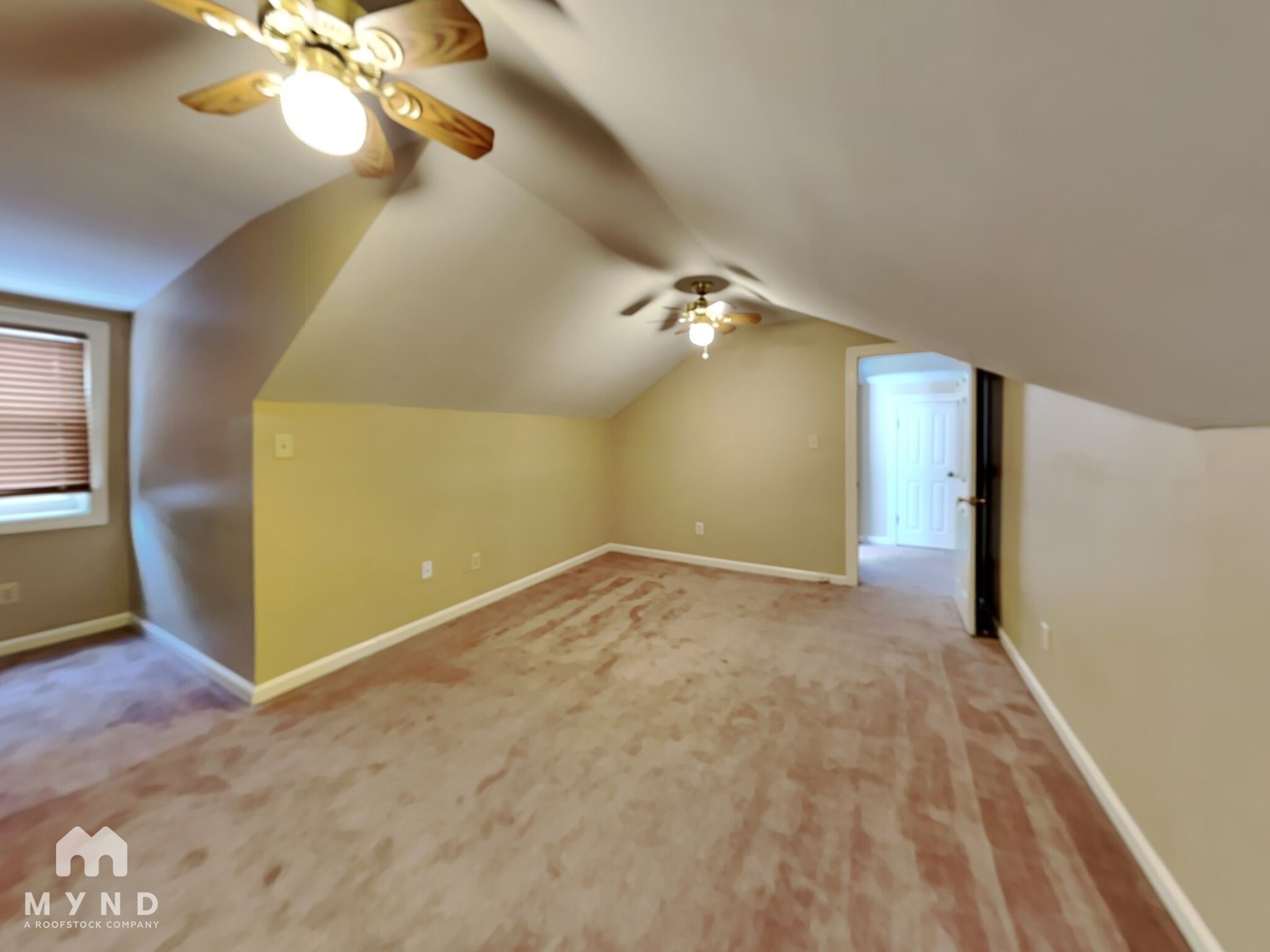 Building Photo - 2634 Bay Pointe Cir W