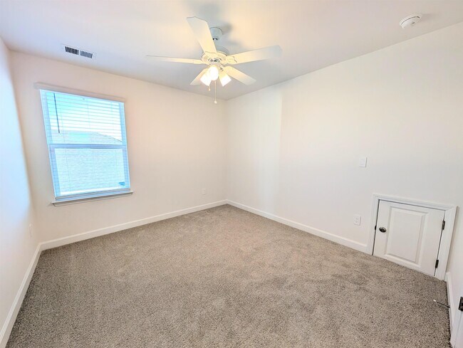 Building Photo - 1508 Regal Fern Wy