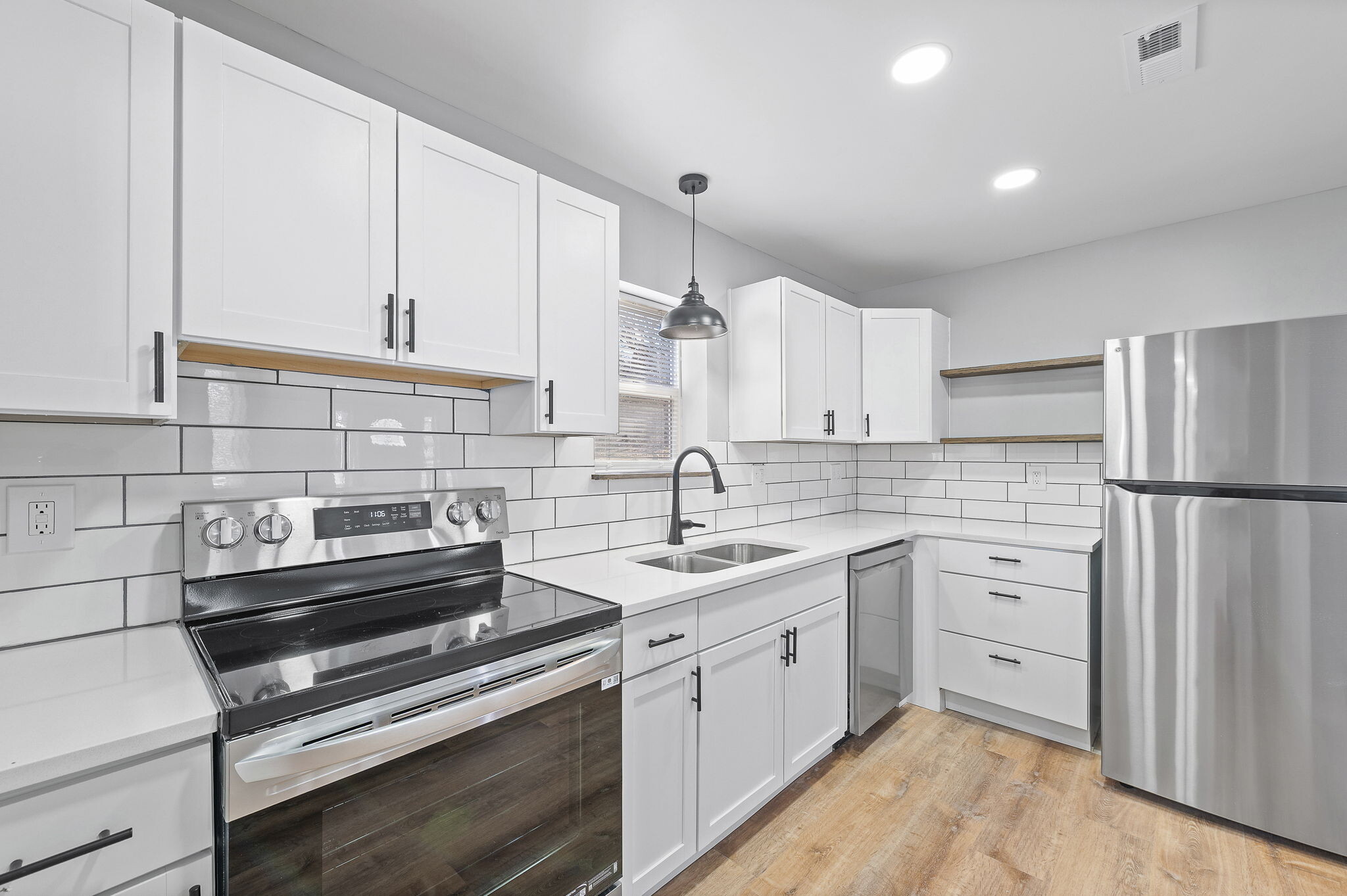 Building Photo - 5005 N Elmwood Ave