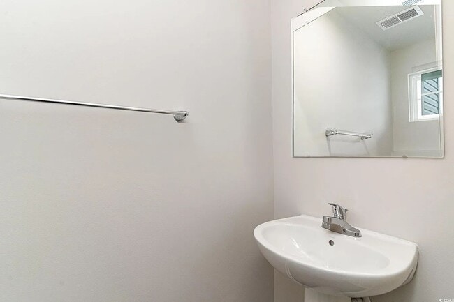 Building Photo - Montenegro Townhouse