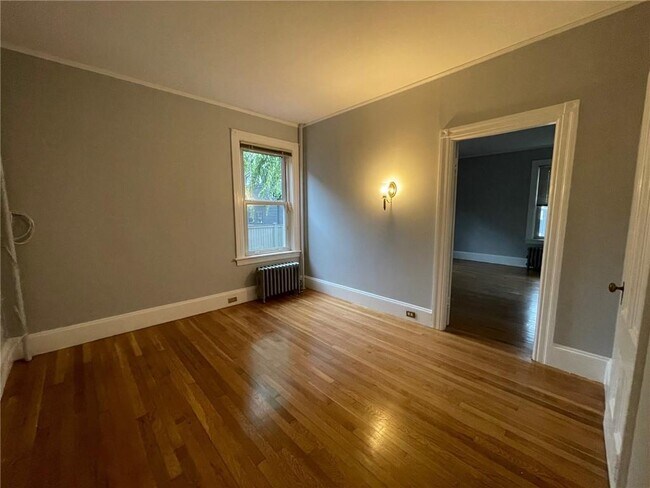 Building Photo - 176 Congdon St