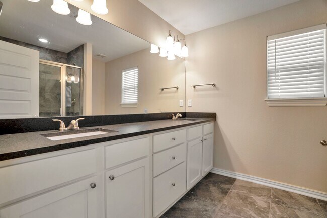 Building Photo - 3 Bed 2 Bath Home near Stonebridge Meadows Country Club