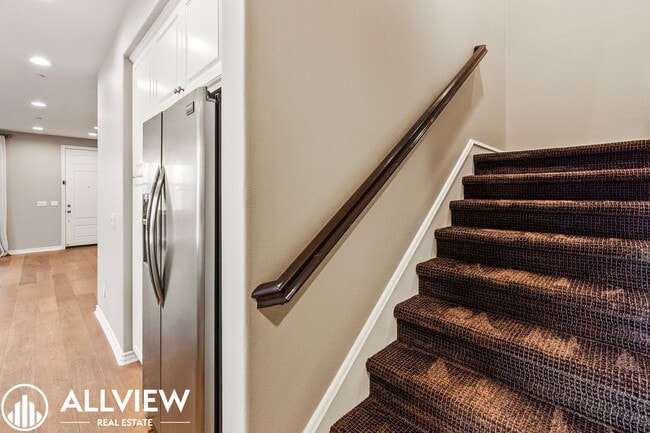 Building Photo - Highly Upgraded 4 Bed, 4.5 Bath Condo Available in Pacific Shores!