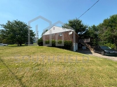 Building Photo - 3 Bedroom, 2.5 Bath with Finished Basement