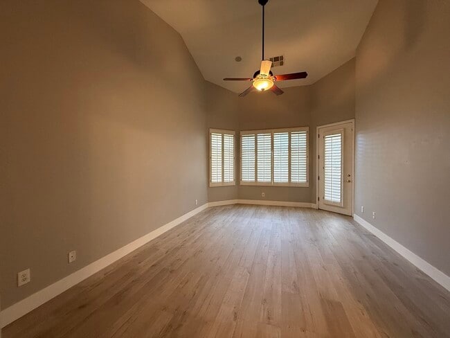 Building Photo - 2206 Summerwind Cir