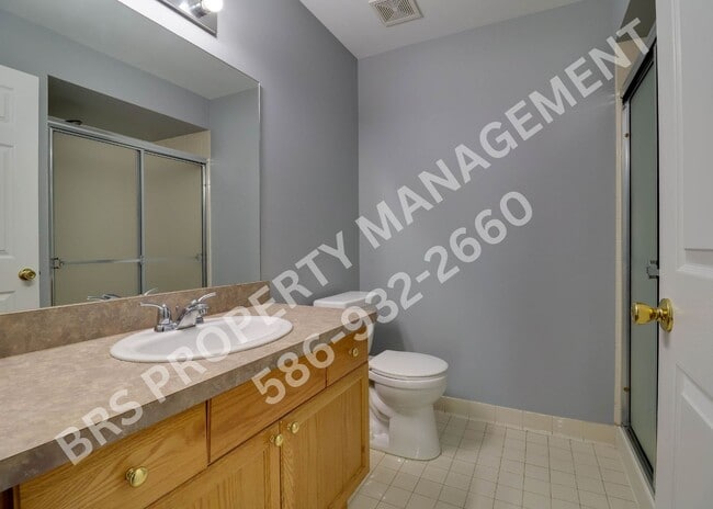 Building Photo - 2 Bedroom 2 Bathroom Condo in Sterling Heights