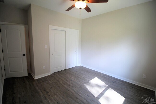 Building Photo - 726 Giese Ln