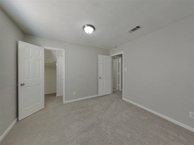 Building Photo - 1411 Chart Dr
