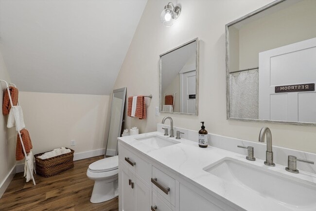 Building Photo - 3 Tanglewood Shores Rd