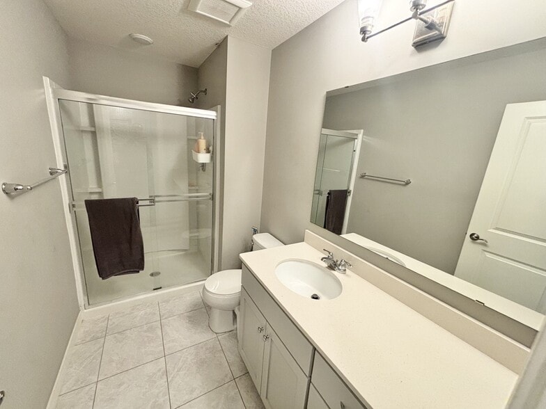 Building Photo - 9068 Red Oak Trl
