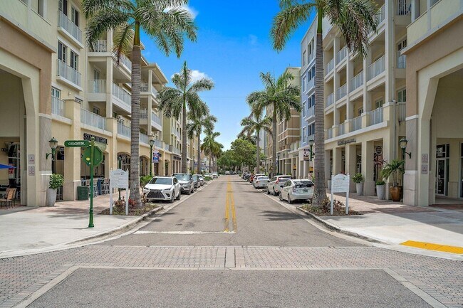 Building Photo - 1203 Town Center Dr