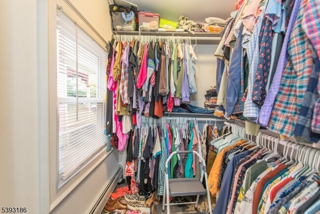 Building Photo - 19 St Lukes Pl