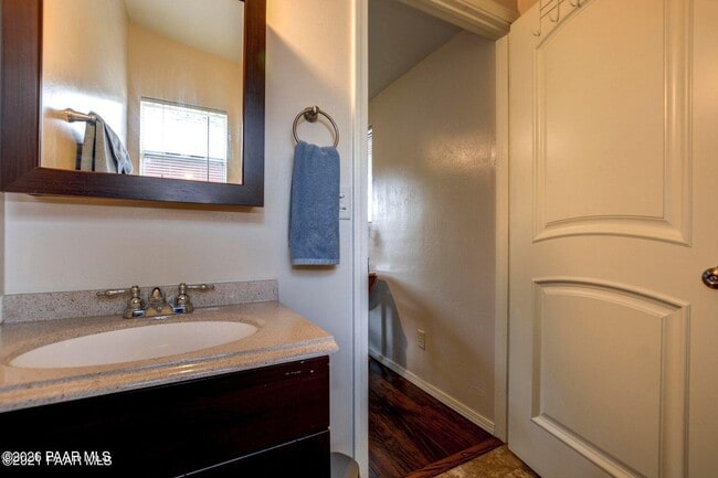 Building Photo - 502 Western Ave