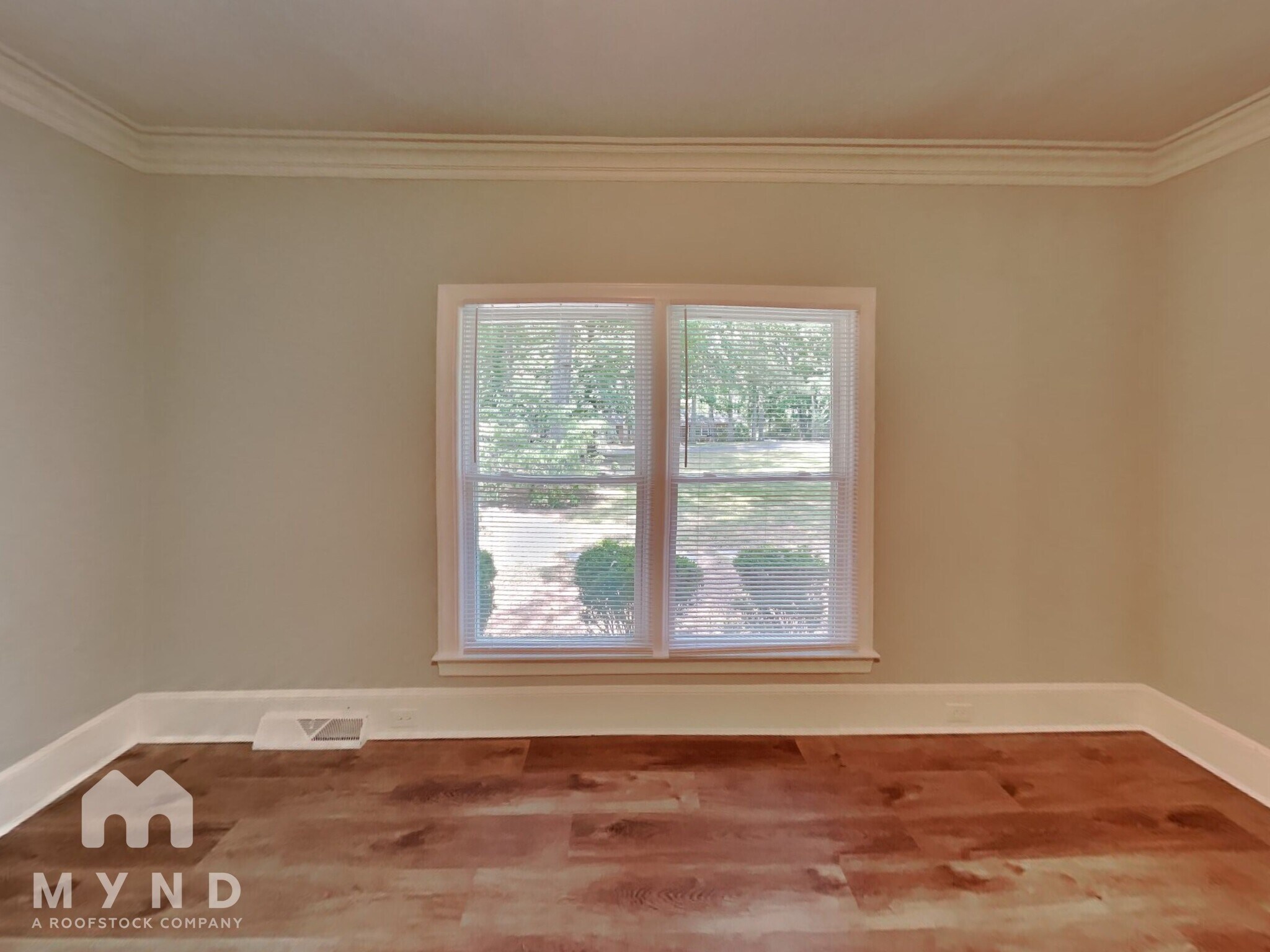 Building Photo - 127 Forest Hills Dr