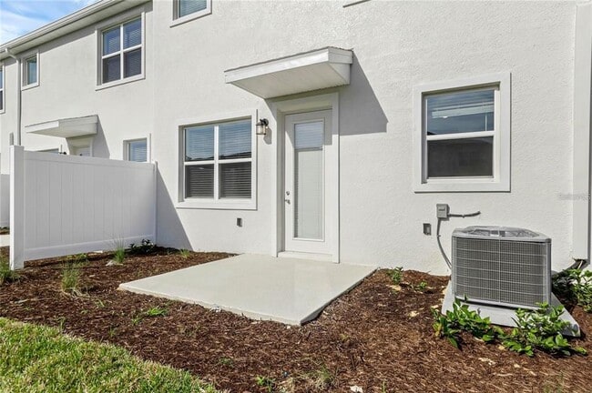 Building Photo - 353 Bogey Dr