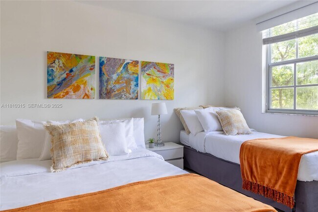 Building Photo - 19901 E Country Club Dr