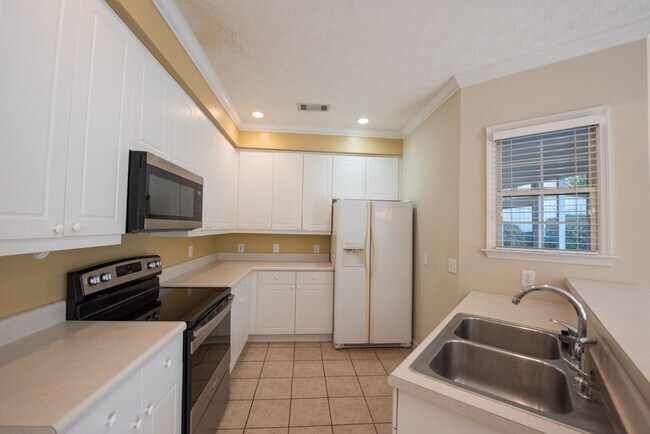 Building Photo - 1605 Over Cup Cir