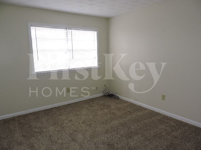 Building Photo - 3347 Bluemont Dr