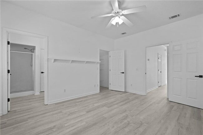 Building Photo - Spacious 3-Bedroom Townhouse in Prime Savannah Location!