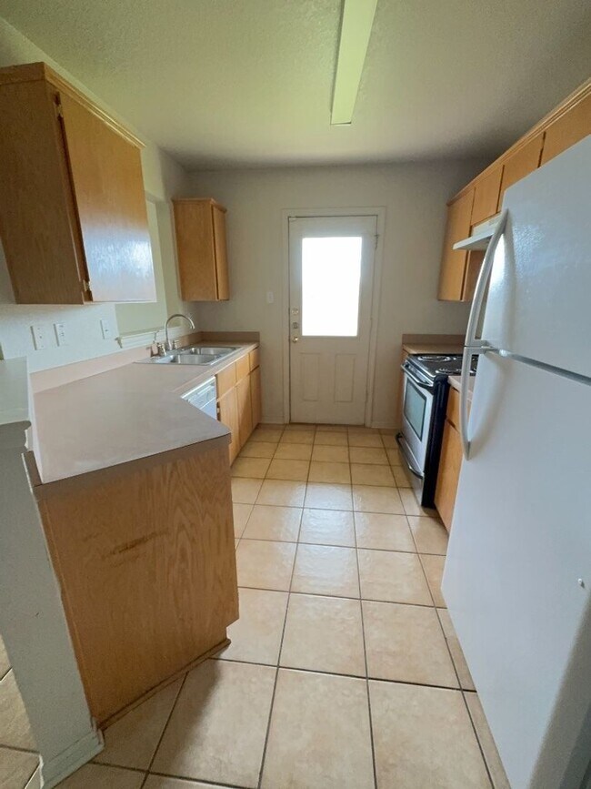 Building Photo - 2801 Seabiscuit Dr