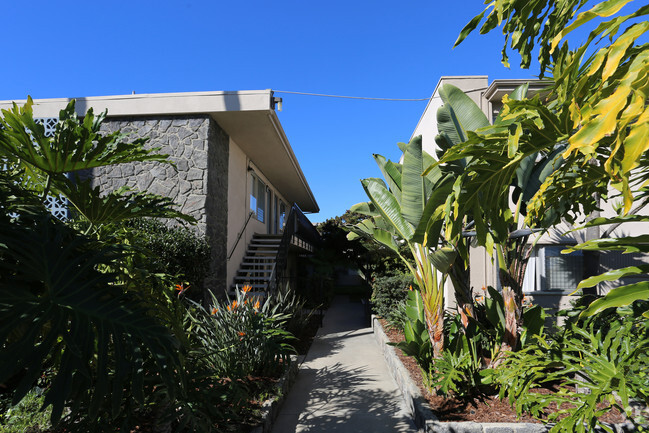 Primary Photo - Debonair Luxury Apartment Homes