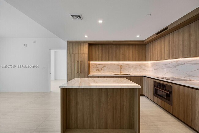 Building Photo - 77 SE 5th St