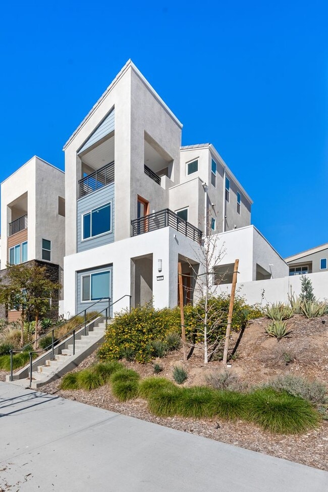 Building Photo - 408 Treble: Modern 4BR + Loft in Great Park, Irvine