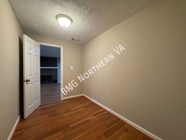 Building Photo - 9606 Scotch Haven Dr
