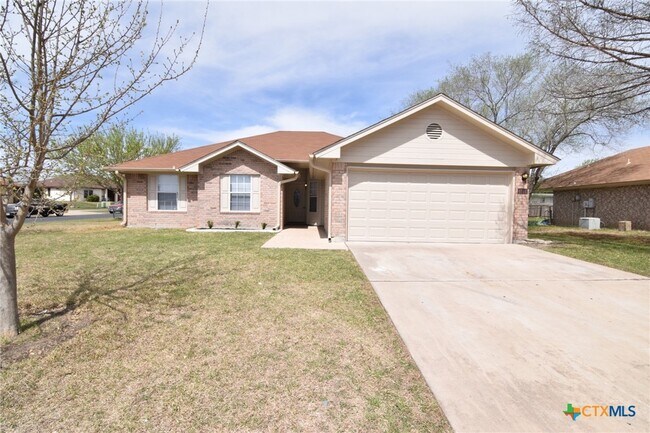 Building Photo - 4201 Bluestem Ln