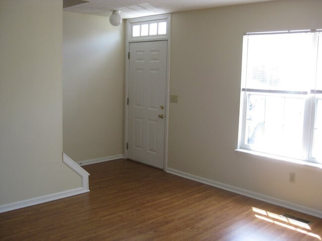 Building Photo - Applewood Townhomes - 13