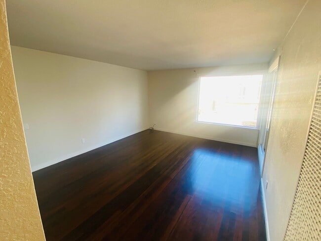 Building Photo - EPIC REA, INC.- Beautiful Noe Valley Remod...