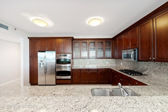 Building Photo - 600 N Lake Shore Dr