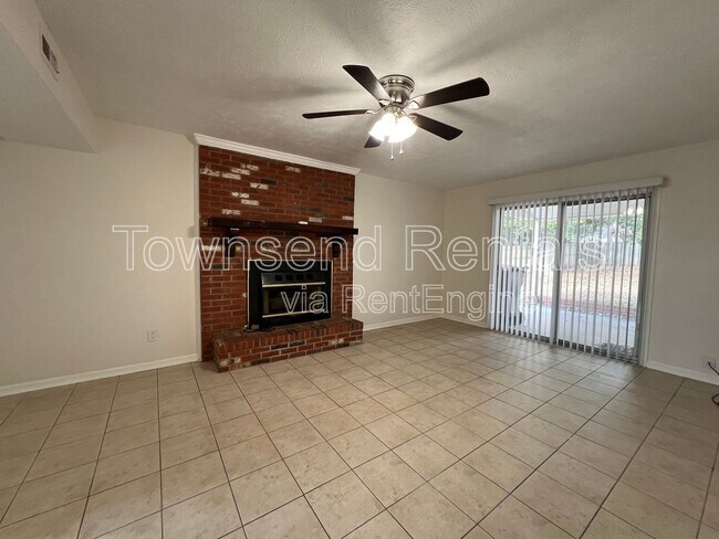 Building Photo - 5449 Thompson Cir