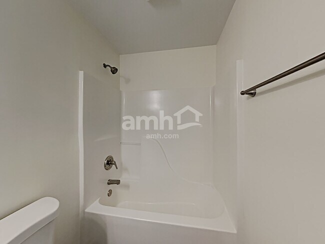 Building Photo - 4204 Birch Dr