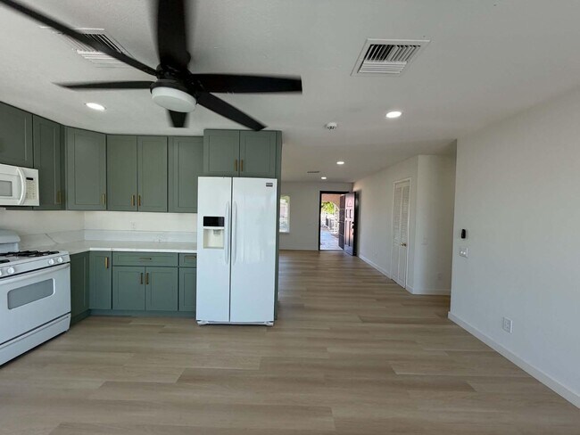 Building Photo - 69150 San Susanna Ave