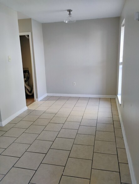 Building Photo - 1644 Lake Calais Ct