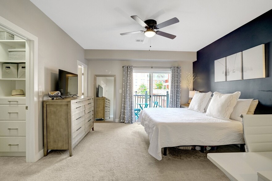 Master Bedroom - 2209 Richmond Hwy