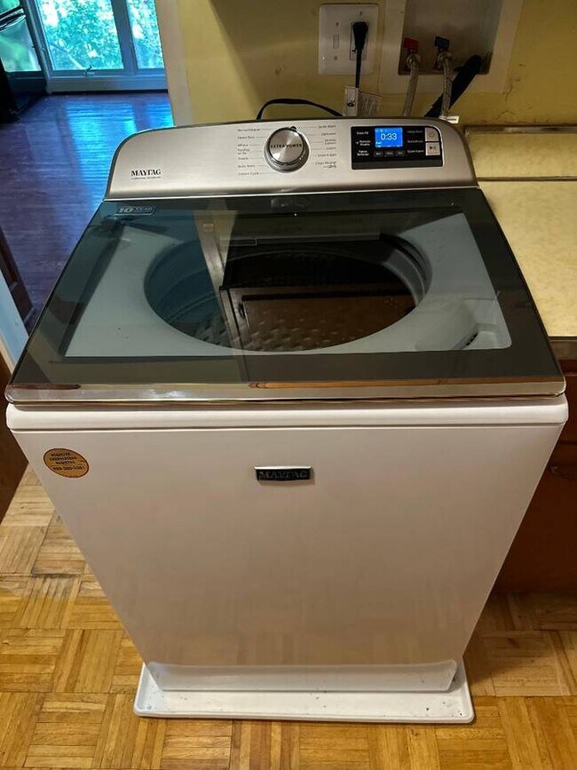 Building Photo - 6124 Old Dominion Dr