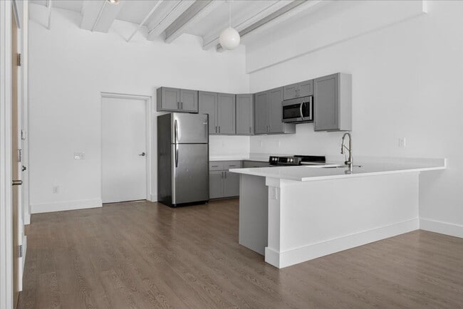 Building Photo - 4500 S Kingshighway Blvd