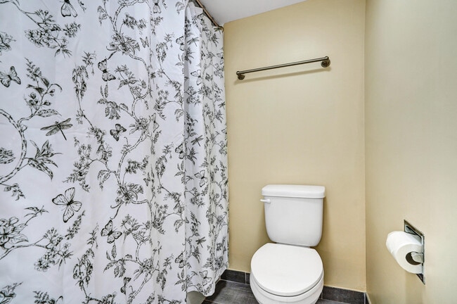 Building Photo - 3590 S Ocean Blvd