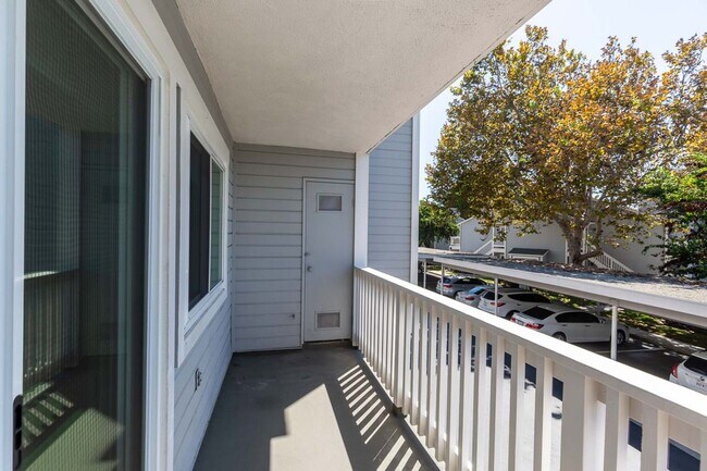 Building Photo - 2 Bed, 2 Bath Condo in Encinitas
