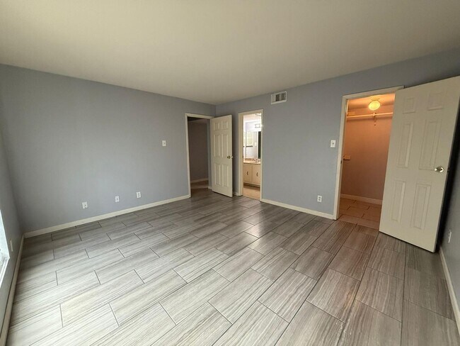 Building Photo - 14777 Wunderlich Dr