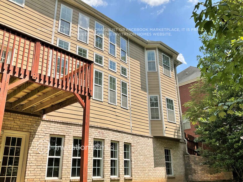 Building Photo - 5571 Boreal Way SW