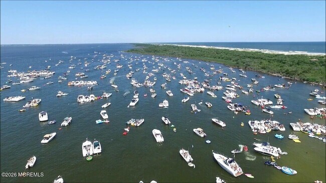 Building Photo - 406 Lawrence Dr