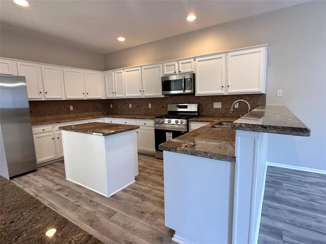 Building Photo - 1281 El Camino Village Dr