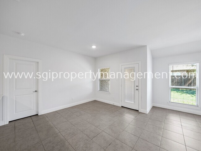 Building Photo - 10928 Brownwood Pl